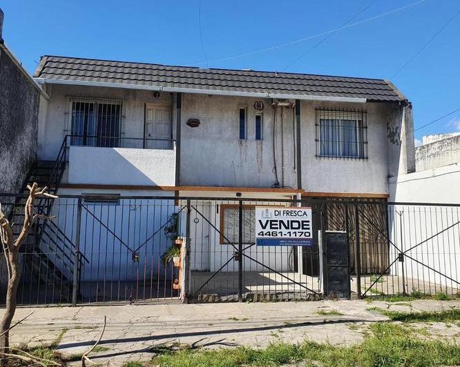 Casa · 60m² · 3 Ambientes · 3 Cocheras