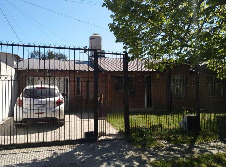 Casa · 180m² · 4 Ambientes · 1 Cochera