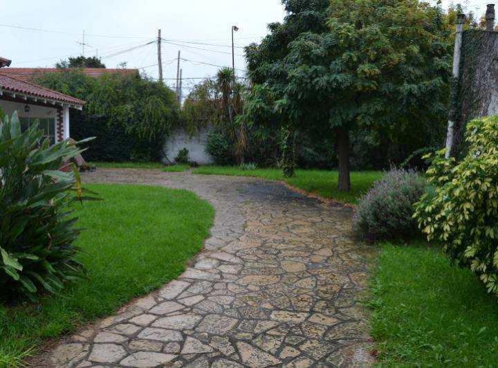 Casa · 300m² · 4 Ambientes · 3 Cocheras