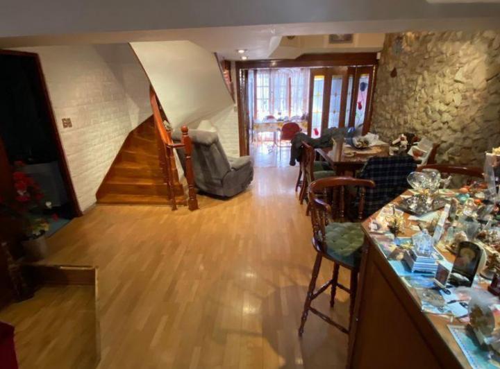 Casa · 240m² · 5 Ambientes