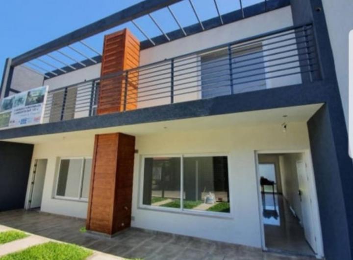 Casa · 120m² · 3 Ambientes · 1 Cochera