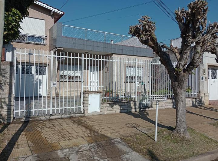 Casa · 160m² · 3 Ambientes · 7 Cocheras