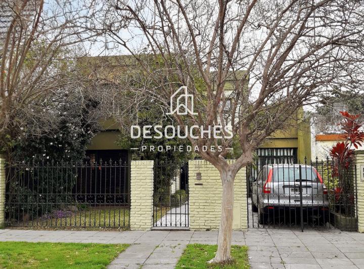 Casa · 180m² · 5 Ambientes · 2 Cocheras