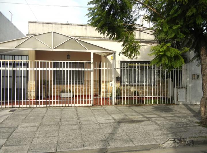 Casa · 150m² · 4 Ambientes · 1 Cochera