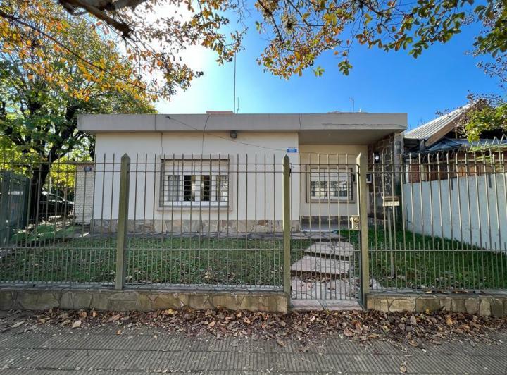 Casa · 5 Ambientes · 1 Cochera
