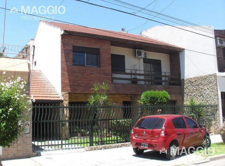 Casa · 206m² · 5 Ambientes · 1 Cochera