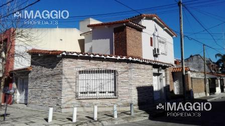 Casa · 207m² · 4 Ambientes · 1 Cochera