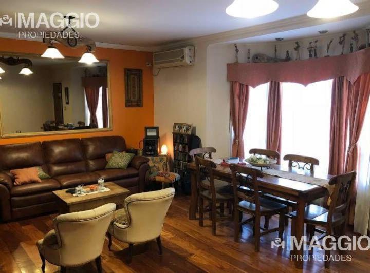 Casa · 160m² · 4 Ambientes · 1 Cochera