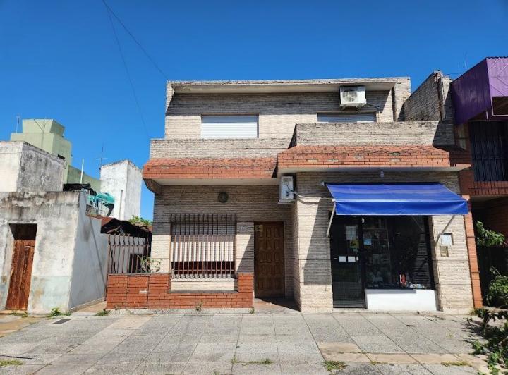 Casa · 180m² · 5 Ambientes · 1 Cochera