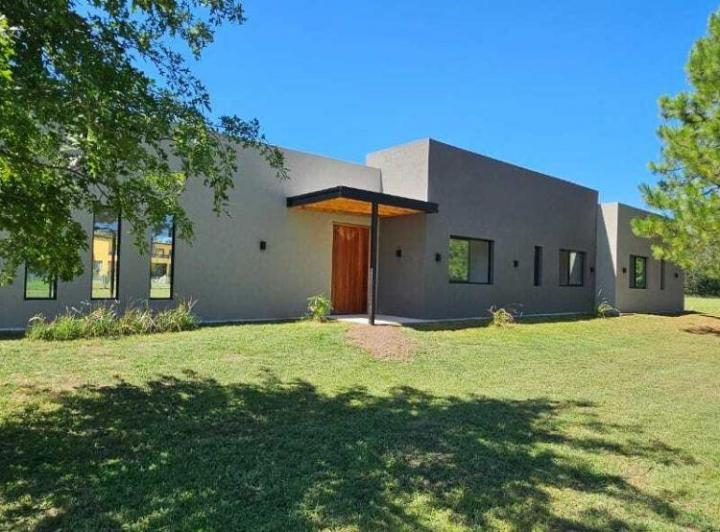 Casa · 210m² · 4 Ambientes