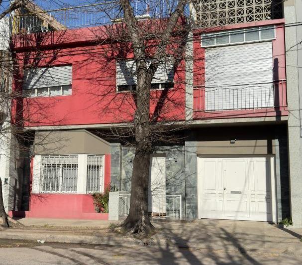 Casa · 200m² · 4 Ambientes · 1 Cochera