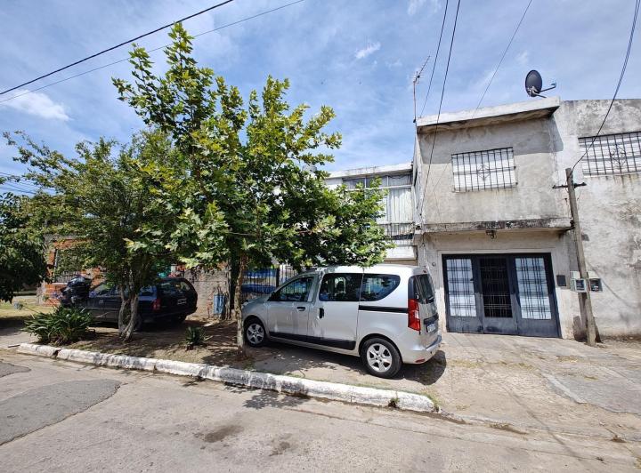 Casa · 245m² · 4 Ambientes · 1 Cochera