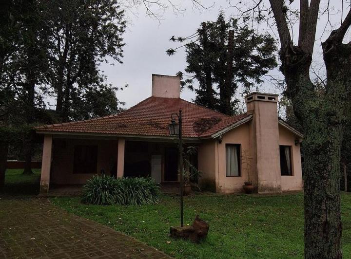 Casa · 220m² · 4 Ambientes
