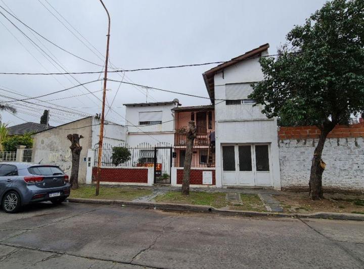Casa · 150m² · 6 Ambientes · 1 Cochera