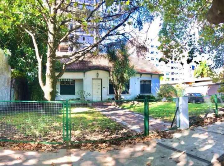 Casa · 300m² · 5 Ambientes · 1 Cochera