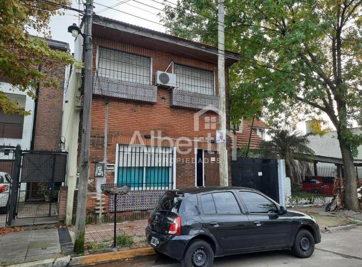 Casa · 72m² · 4 Ambientes · 1 Cochera