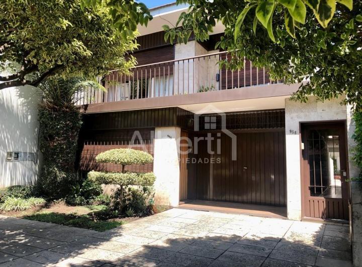 Casa · 156m² · 4 Ambientes · 1 Cochera