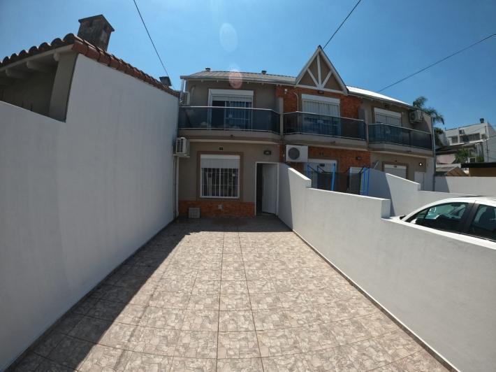 Casa · 140m² · 4 Ambientes · 2 Cocheras