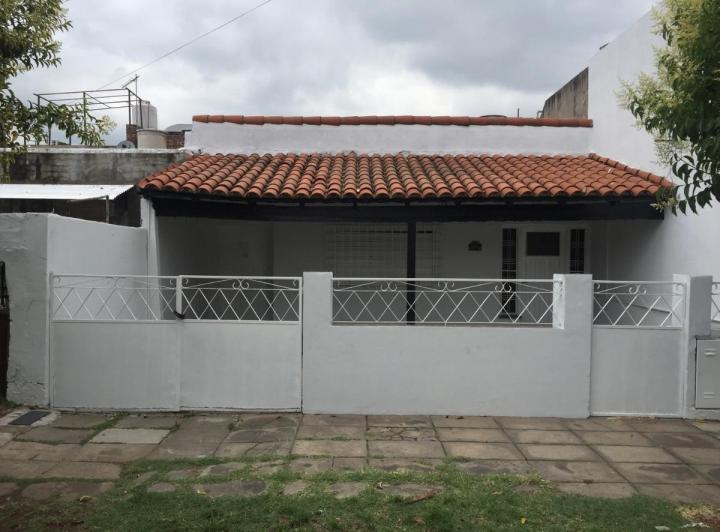 Casa · 100m² · 3 Ambientes · 1 Cochera