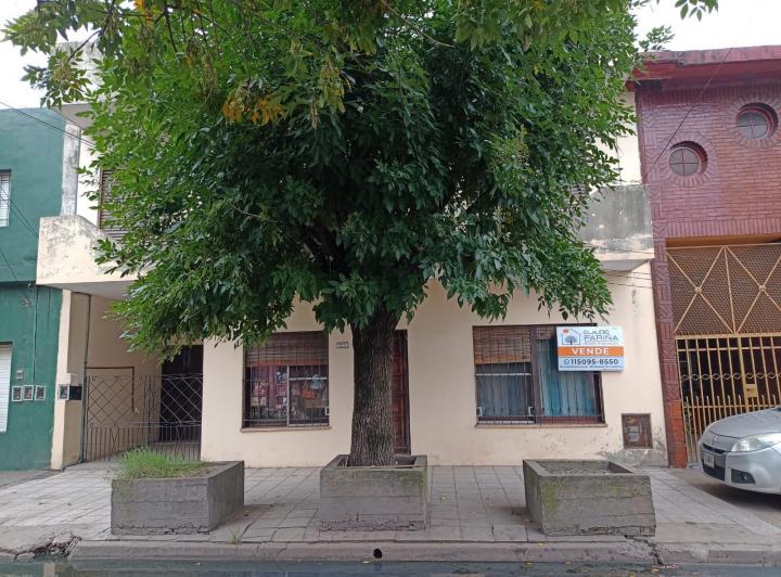 Casa · 180m² · 5 Ambientes · 1 Cochera