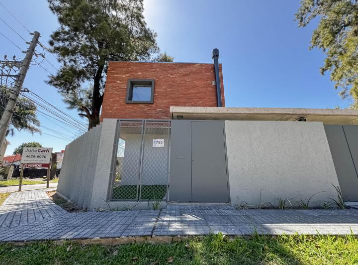 Casa · 263m² · 4 Ambientes · 2 Cocheras