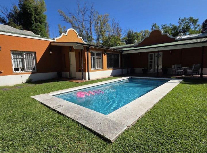 Casa · 157m² · 4 Ambientes · 2 Cocheras