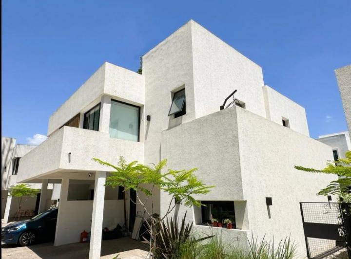 Casa · 134ha · 4 Ambientes · 1 Cochera