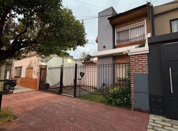 Casa · 150m² · 6 Ambientes · 1 Cochera