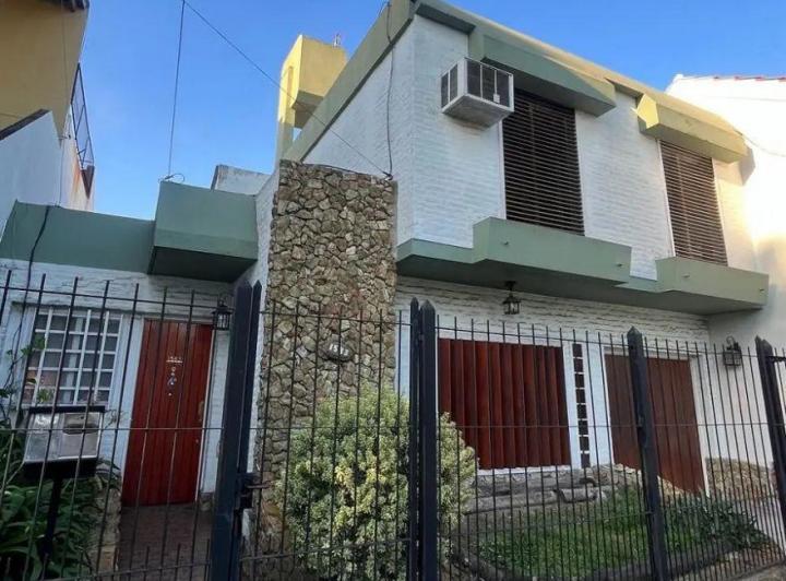 Casa · 150m² · 3 Ambientes · 1 Cochera