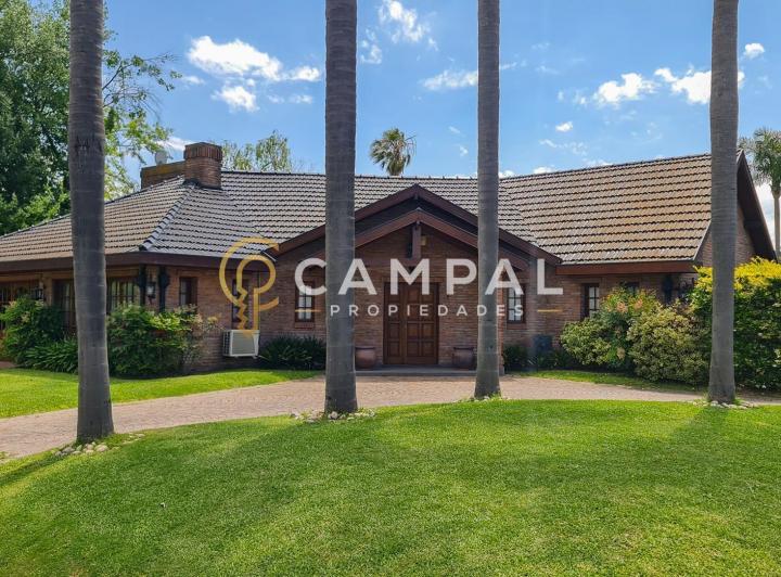 Casa · 287m² · 5 Ambientes · 1 Cochera