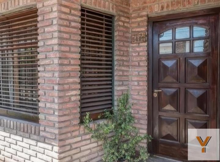 Casa · 168m² · 5 Ambientes · 2 Cocheras