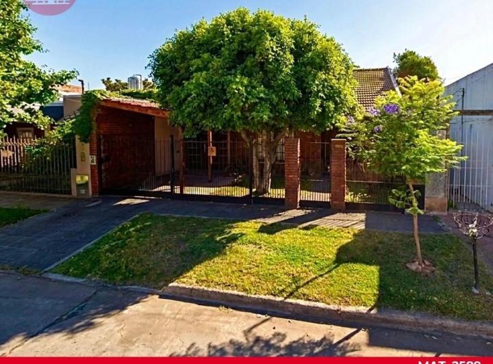 Casa · 120m² · 6 Ambientes · 2 Cocheras