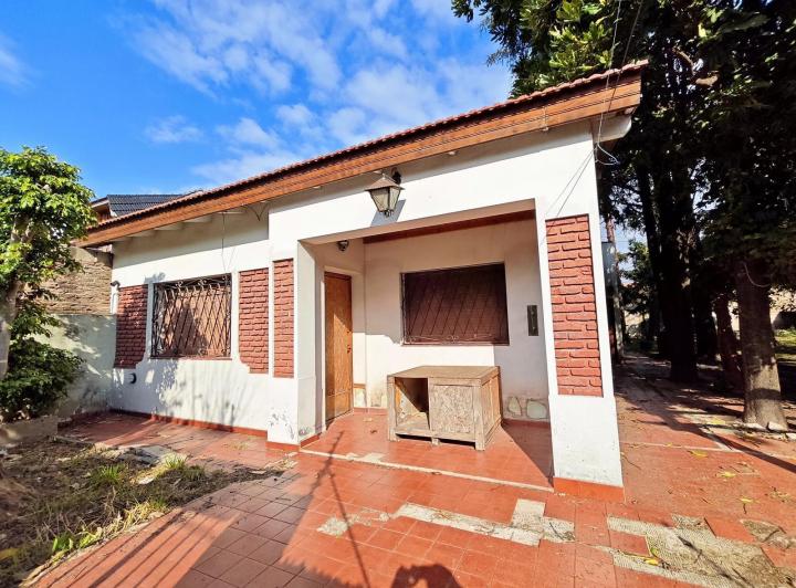 Casa · 276m² · 8 Ambientes · 1 Cochera