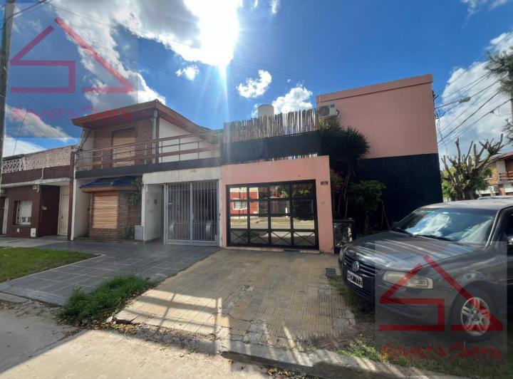 Casa · 70m² · 3 Ambientes · 1 Cochera
