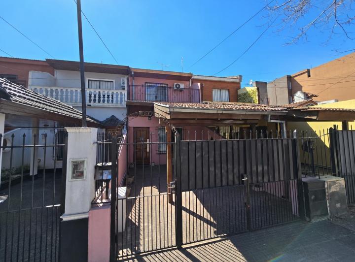 Casa · 130m² · 4 Ambientes · 1 Cochera