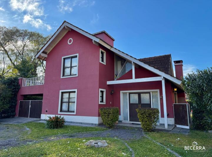 Casa · 551m² · 6 Ambientes · 1 Cochera