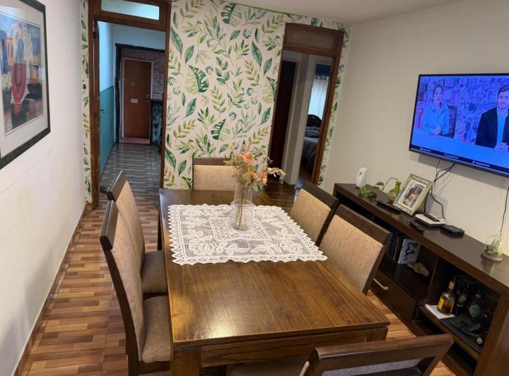 Casa · 60m² · 4 Ambientes · 2 Cocheras