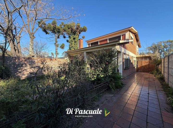 Casa · 120m² · 6 Ambientes · 2 Cocheras