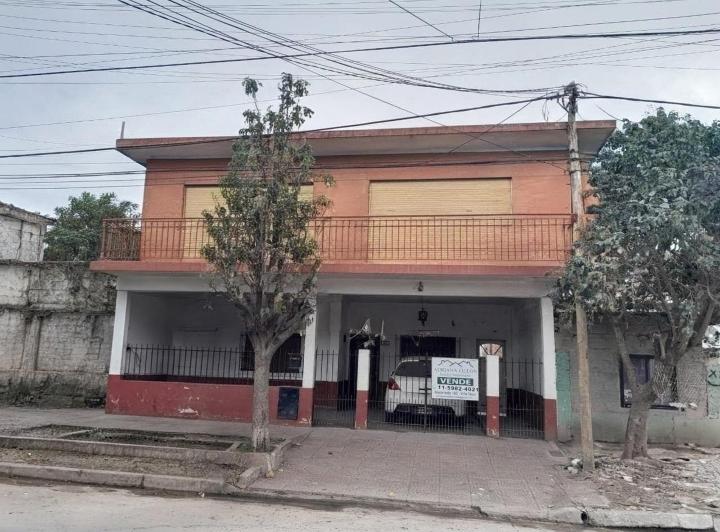Casa · 100m² · 3 Ambientes · 1 Cochera