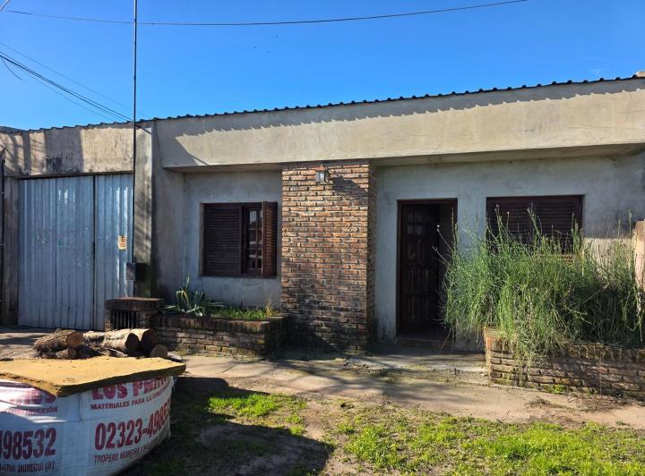 Casa · 180m² · 3 Ambientes · 5 Cocheras