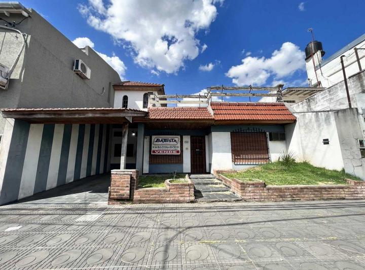 Casa · 160m² · 4 Ambientes · 1 Cochera
