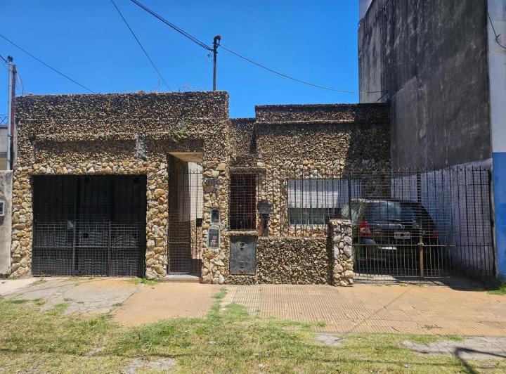Casa · 110m² · 3 Ambientes · 1 Cochera