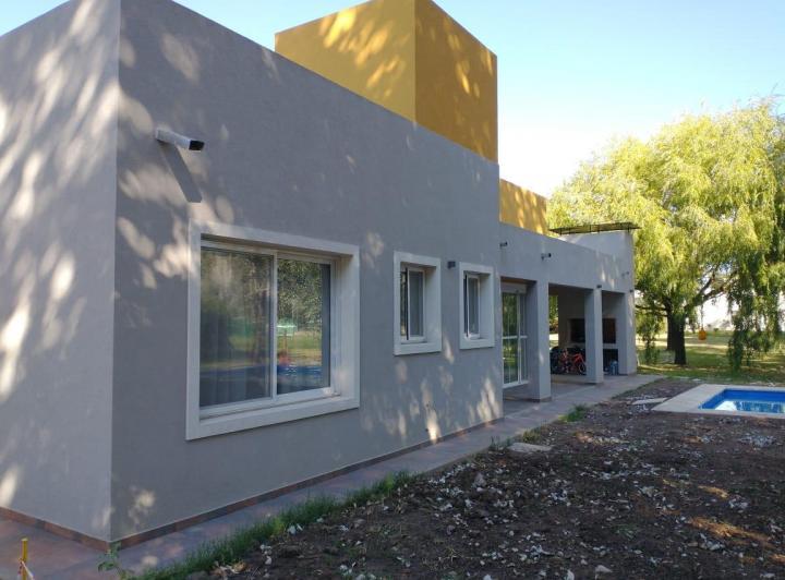 Casa · 174m² · 4 Ambientes · 2 Cocheras
