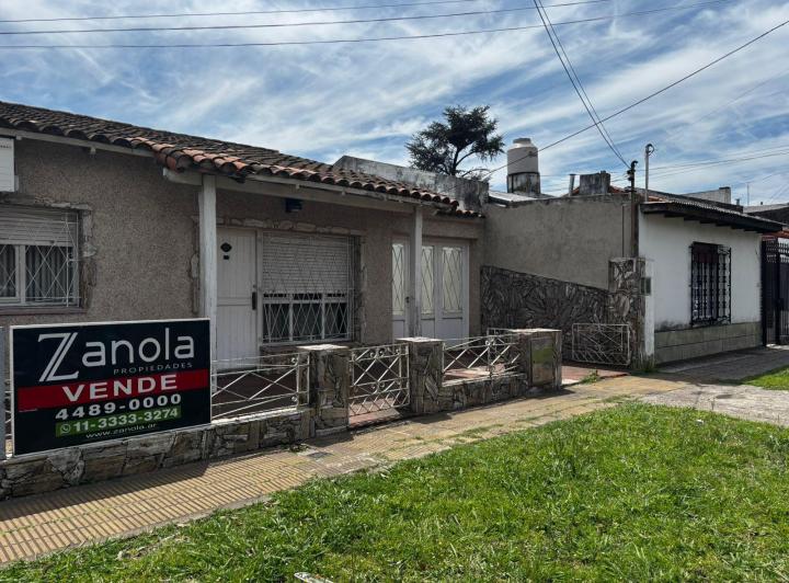 Casa · 131m² · 4 Ambientes · 3 Cocheras