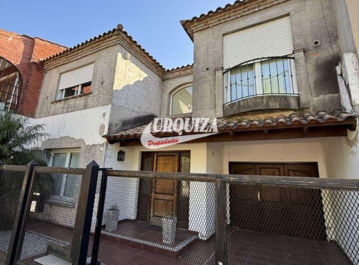 Casa · 291m² · 5 Ambientes · 2 Cocheras