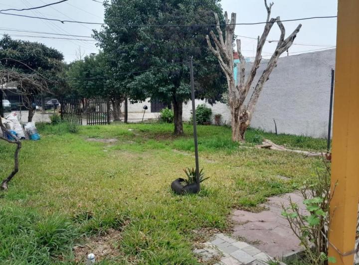 Casa · 100m² · 3 Ambientes · 4 Cocheras
