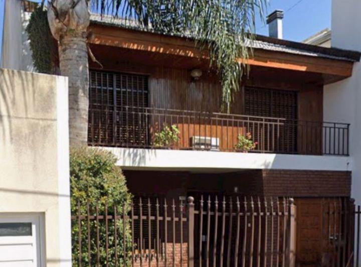 Casa · 180m² · 5 Ambientes · 1 Cochera