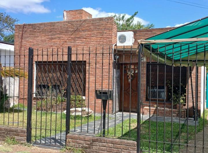 Casa · 100m² · 2 Dormitorios · 2 Cocheras
