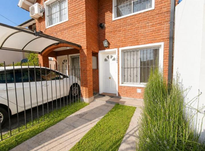 Casa · 75m² · 3 Ambientes · 1 Cochera