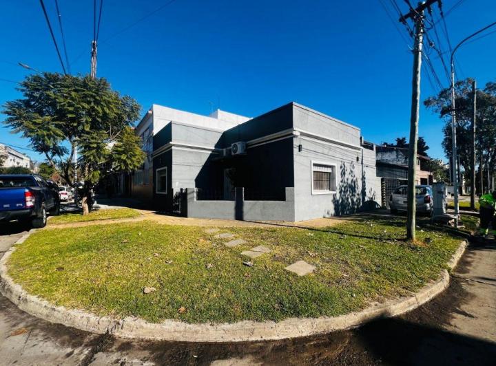 Casa · 121m² · 4 Ambientes · 3 Cocheras